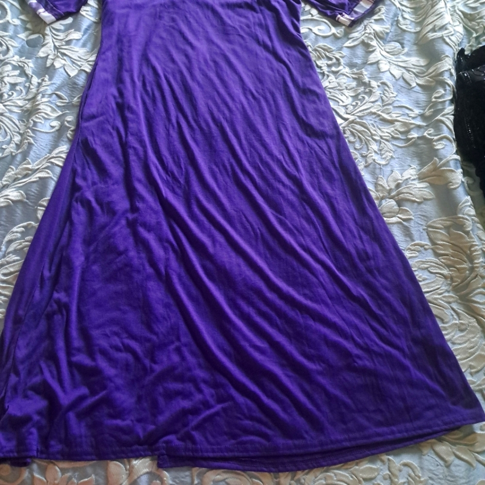 A preppy dress - Picture 3 of 4